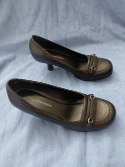 Woman's black dress shoes