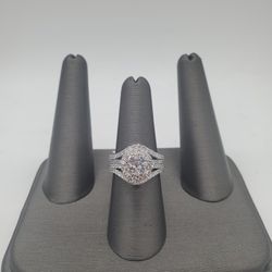14kt White Gold Ladies Diamond Ring 
