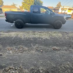 2005 Nissan Titan 4 X 4 Clean Title Runs Good