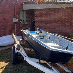 John Boat/trailer/garmin/trolling Motor/(2) Batteries 