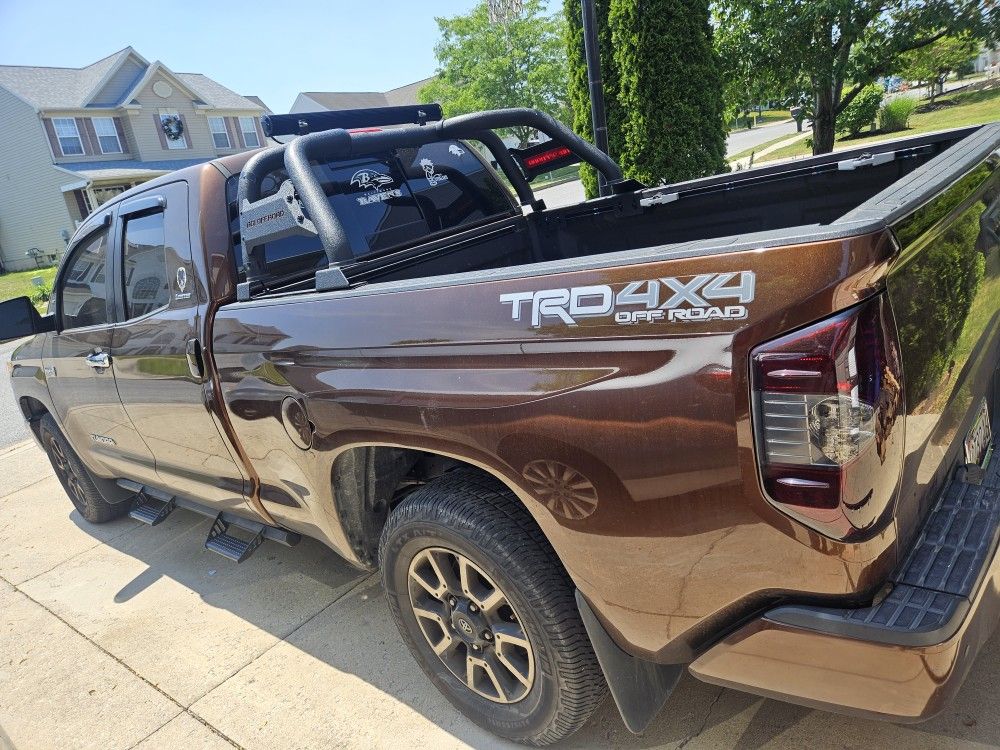 2017 Tundra Trifold Cover