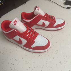 Nike Dunk Low SP in White / University Red