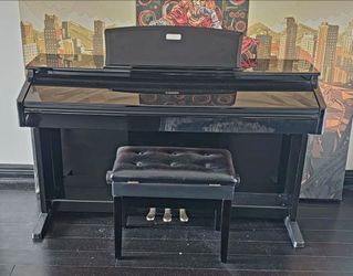Williams Overture 2 Digital Console Piano with Bench – Perfect Condition