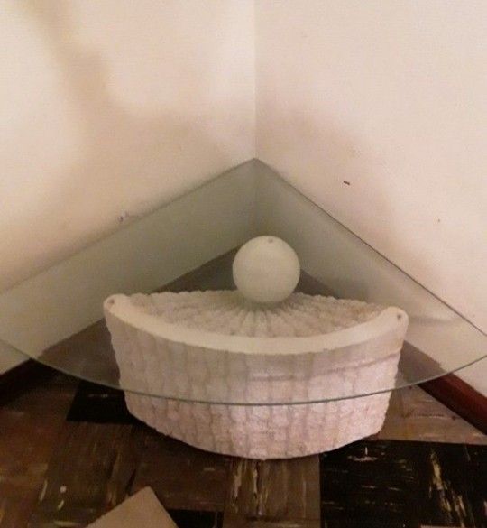 Corner Table