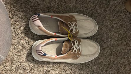 Skechers
