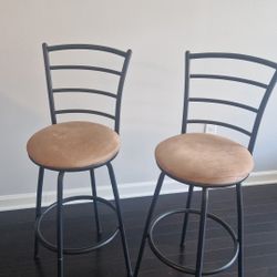 2 Counter Stools