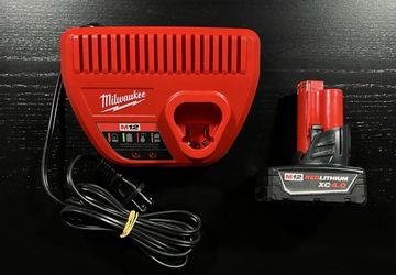 Milwaukee M12 Charger and XC4.0 Battery