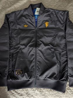 Manchester United Adidas Icon Reversible Bomber Jacket Men's size M