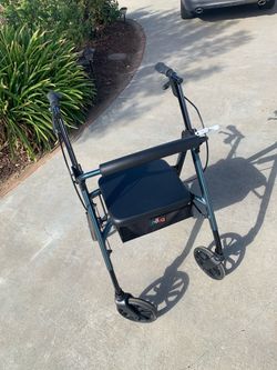 Nova Sit-down Walker