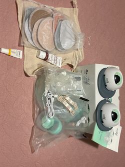 Wearable breast pump