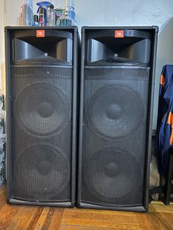 JBL PRIFECIONAL SPEAKERS