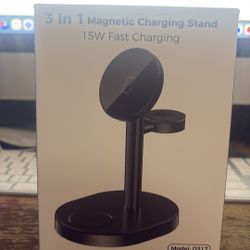 3 - 1 Magnetic charging station