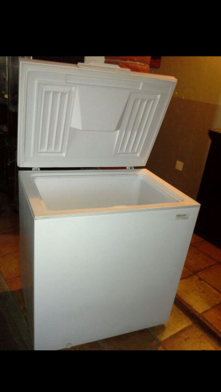 7.0 cu ft whirlpool chest freezer