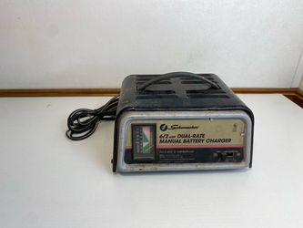 Schumacher 6/2 AMP Dual Rate 6/12 Volt Model SE-82-6 Battery Charger - Works
