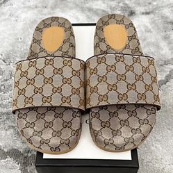 Authentic Men’s Gucci GG Slides Size 8.5-9
