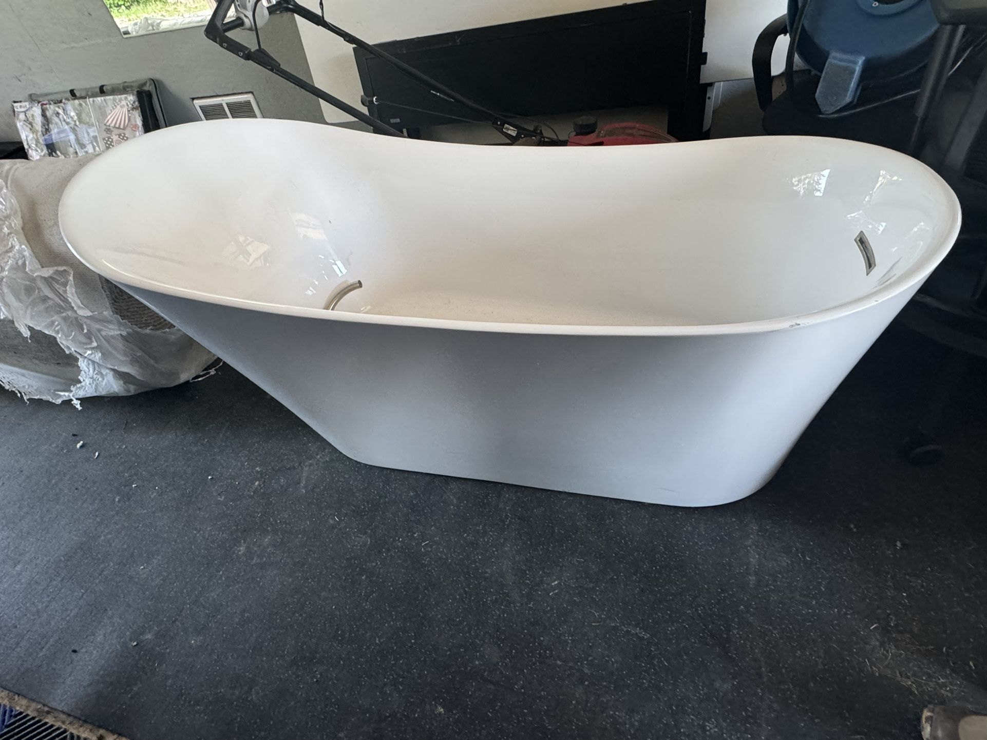 Free Standing Bath Tub