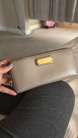 Marc Jakobs.   leather wallet   (pick up only)!