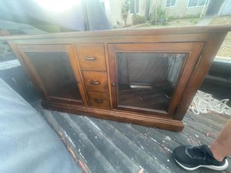 Tv stand