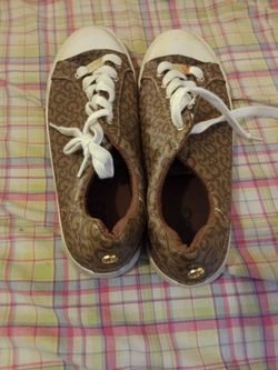 Women's shoe size 11