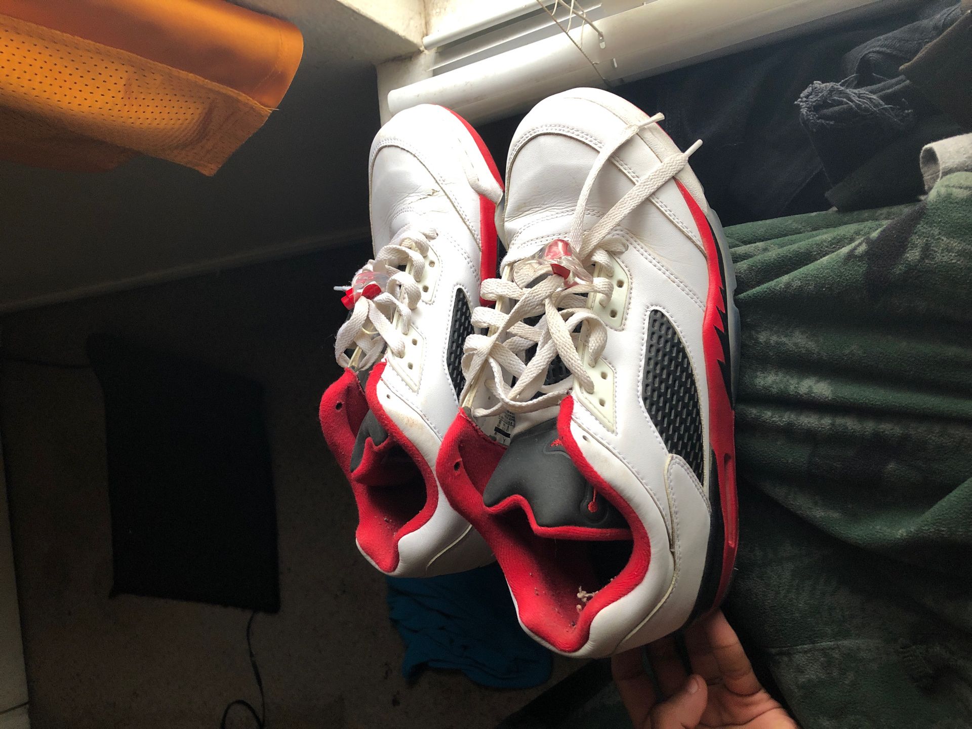 low top jordan 5
