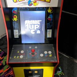1up Pac-man arcade game