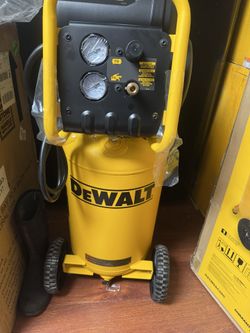 DEWALT 15 Gal. Portable Electric Air Compressor