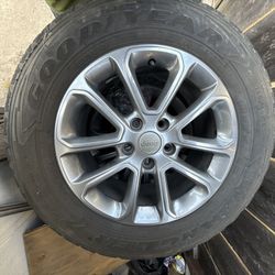 Jeep Grand Cherokee  $800