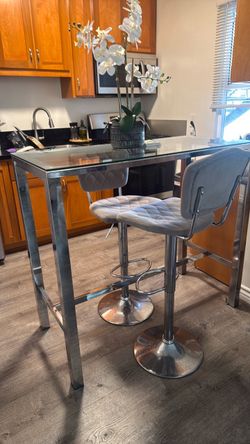 Use but in condition table with 4 chairs