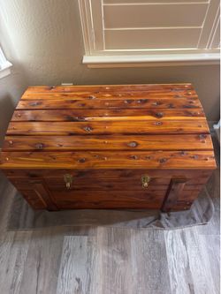 Cedar storage chest