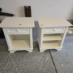 2 Side Tables 