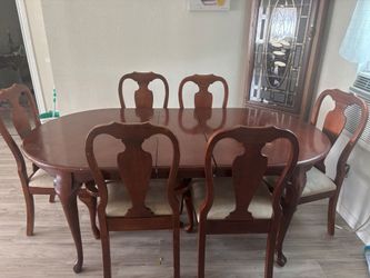 Dining table with 6 chairs