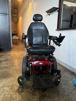 Used Jazzy® 600 ES Mid-Wheel 6® Power Wheelchair