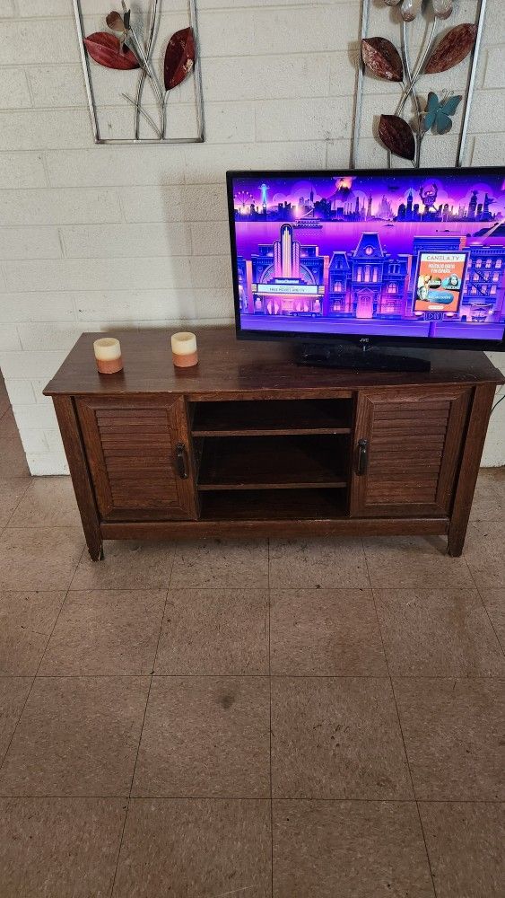 Credenzas/ TV table