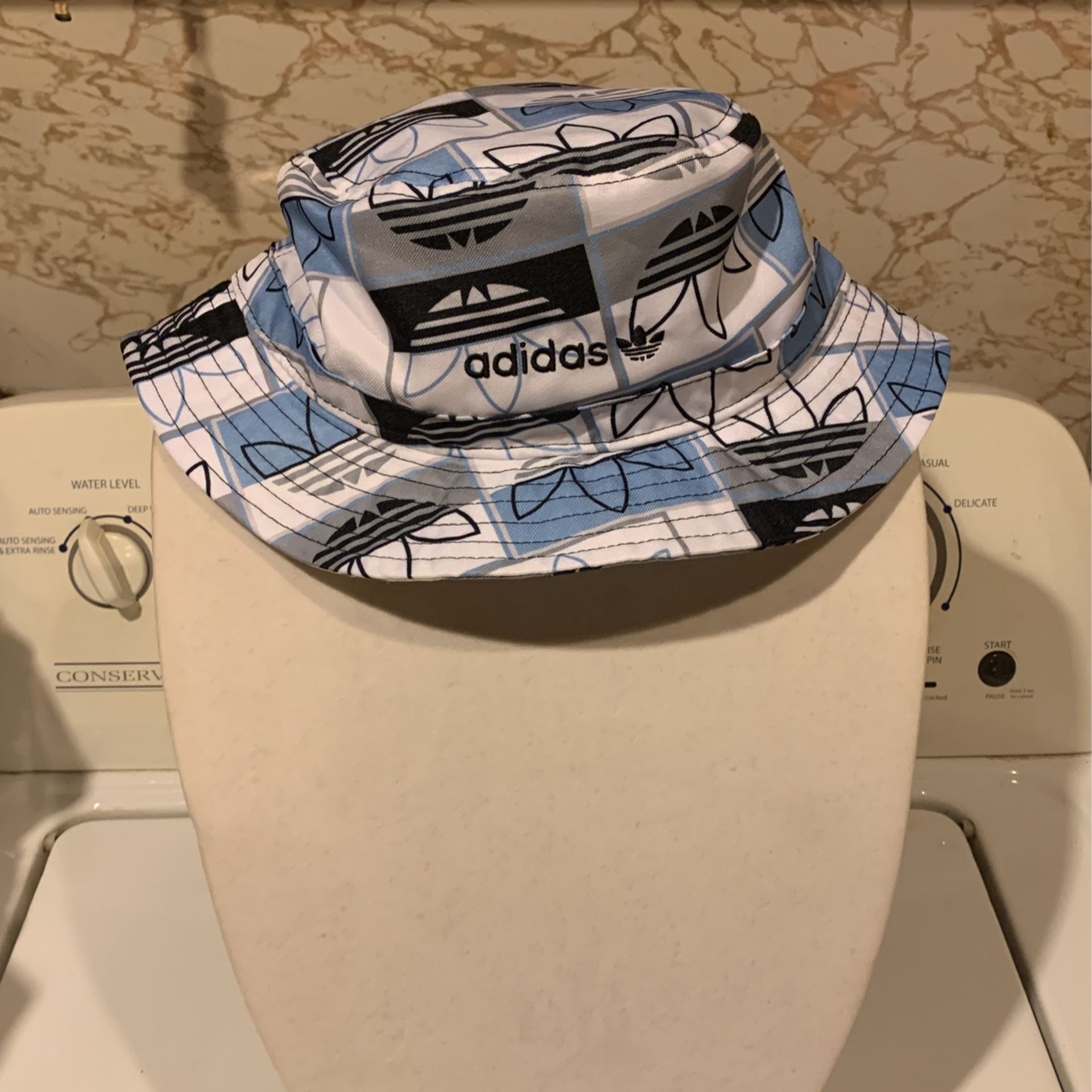 Adidas bucket, hat, new without tags