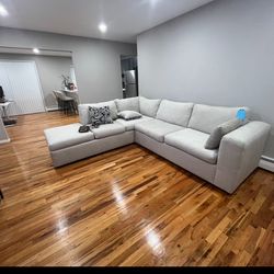 Modern Beige Sectional Couch – Spacious & Cozy