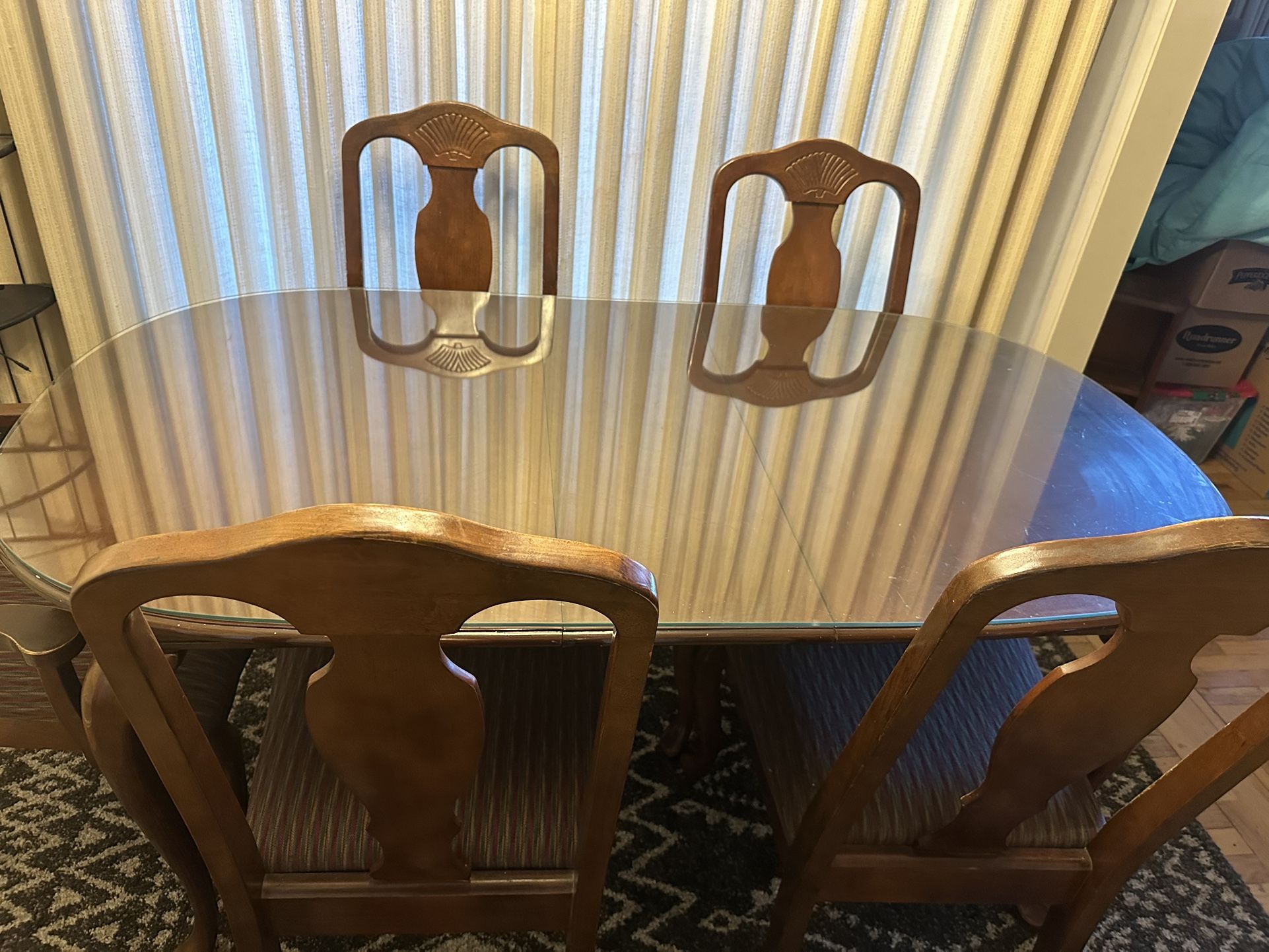 Dining Table With 5 Chairs In Cherry Wood