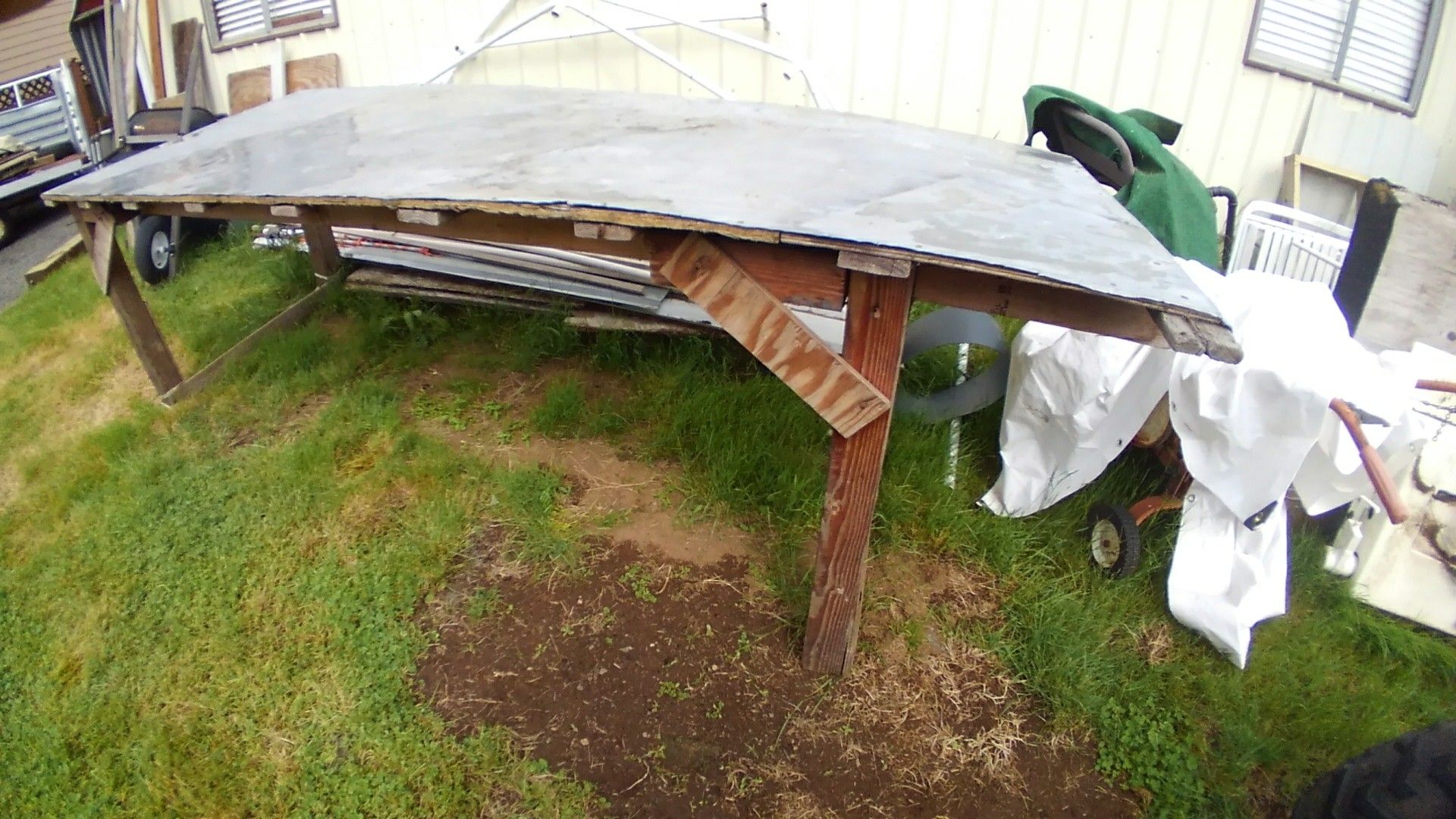 Metal and wood work tabke