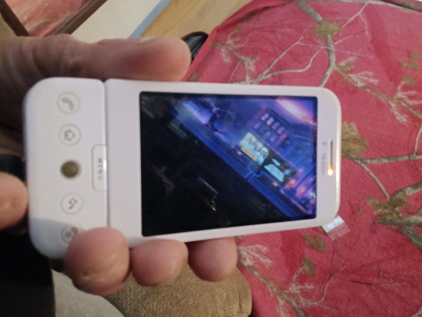 Vintage Google 1 HTC Dream