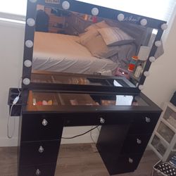 Makeup Vanity Desk W/ all NEW unopend makeup/facemask/brushes, sponges/ perfumes/lotions