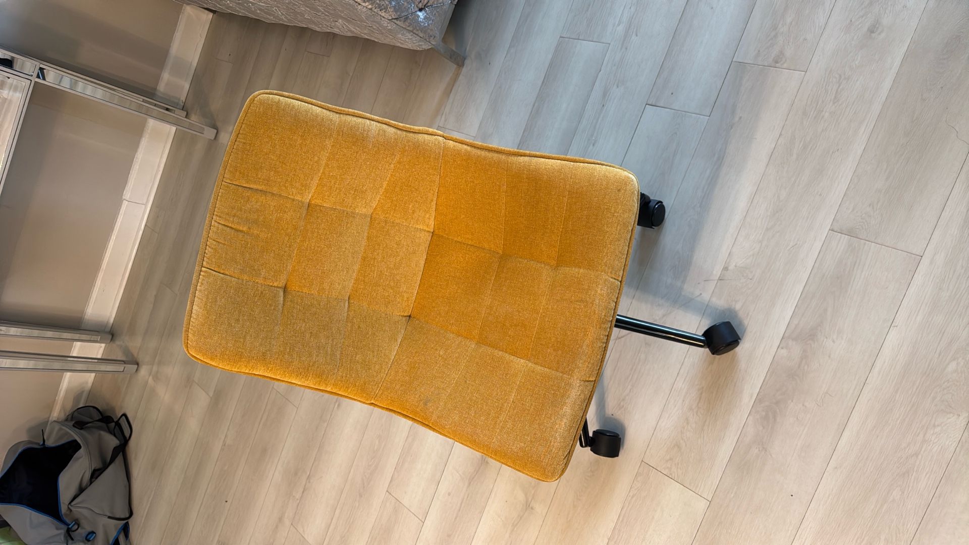  Yellow Desk Chair – Great Condition 💛