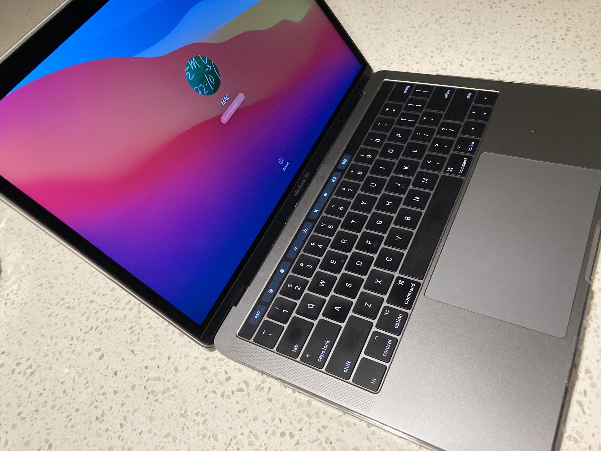 13" MacBook Pro 2017 with Touch Bar