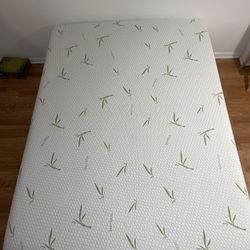 Tulo Bamboo 8” Medium Green Tea Memory Foam Mattress -Full
