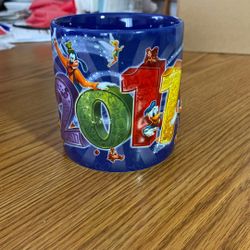 DISNEY WORLD 2011 MUG 