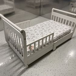 Toddler Bed Sleigh Bed With Mattress And Two Built-In Storage Dresser Drawers white