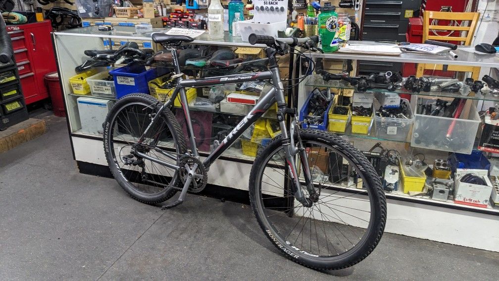 Trek 3 Series Commuter/Mountain Bike