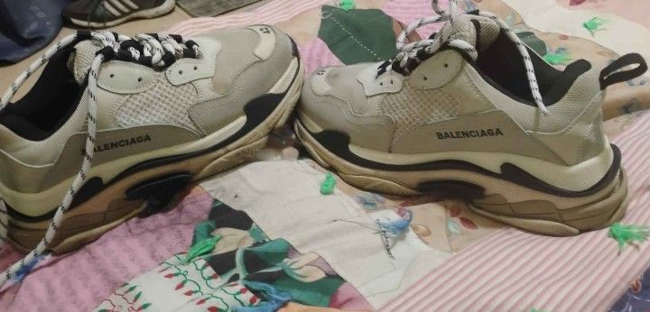 Balenciaga sneakers 42 tan size 8