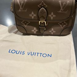 Louis Vuitton Shoulder Bag
