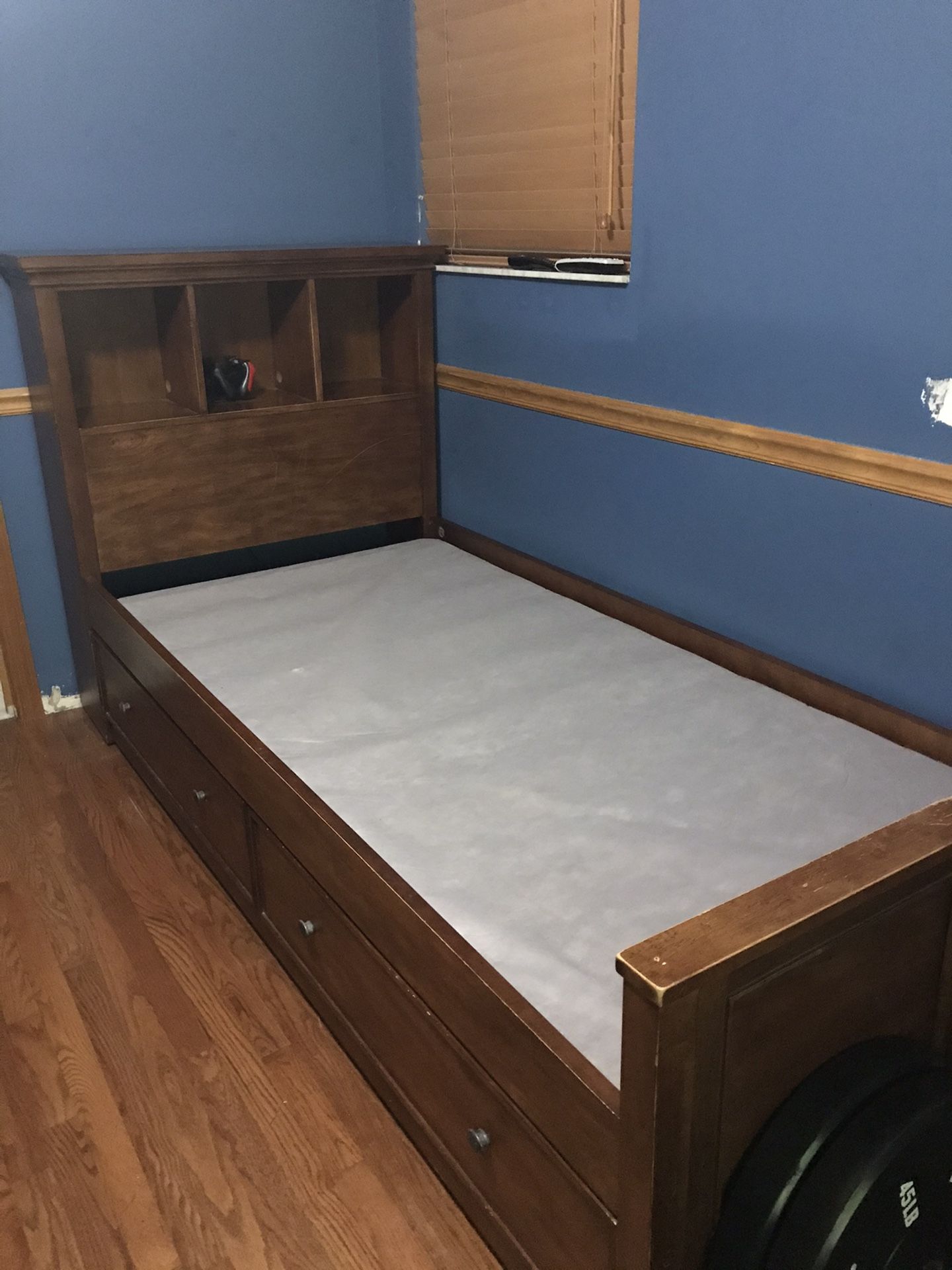 Ethan Allen Casey Twin XL Trundle Bed with Platform for Sale in Miami