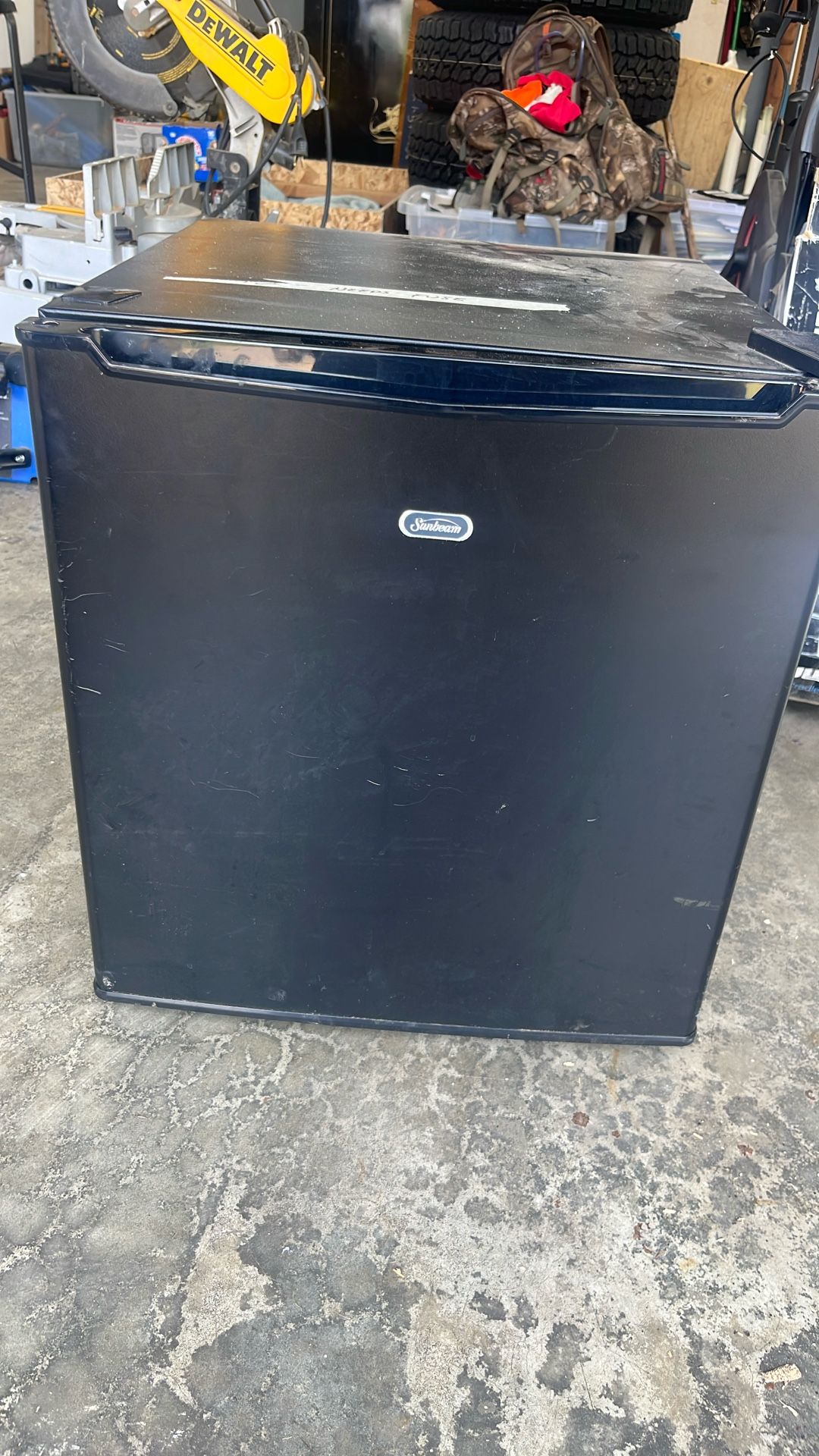 Sunbeam Mini fridge