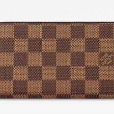  Louis Vuitton's Damier Ebene  Clémence wallet